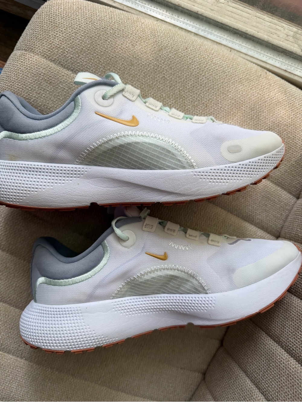 Nike Escape Run Blancas – Excelente Estado